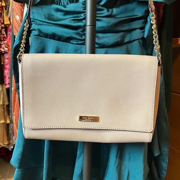 kate spade Handbags - Kate Spade Light Cream Crossbody Bag